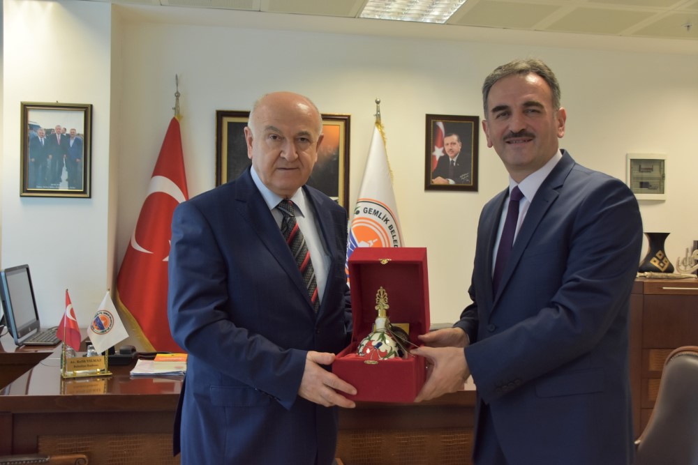 KAYMAKAM KARAKUŞ’TAN BAŞKAN YILMAZ’A VEDA ZİYARETİ