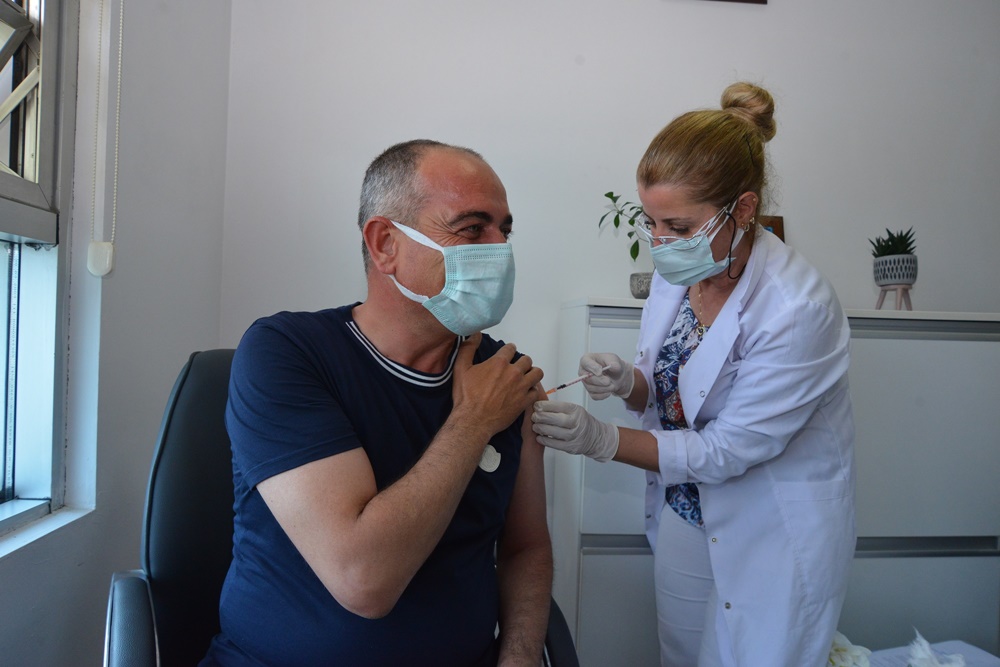 Belediye Başkanımız Mehmet Uğur Sertaslan aşı oldu