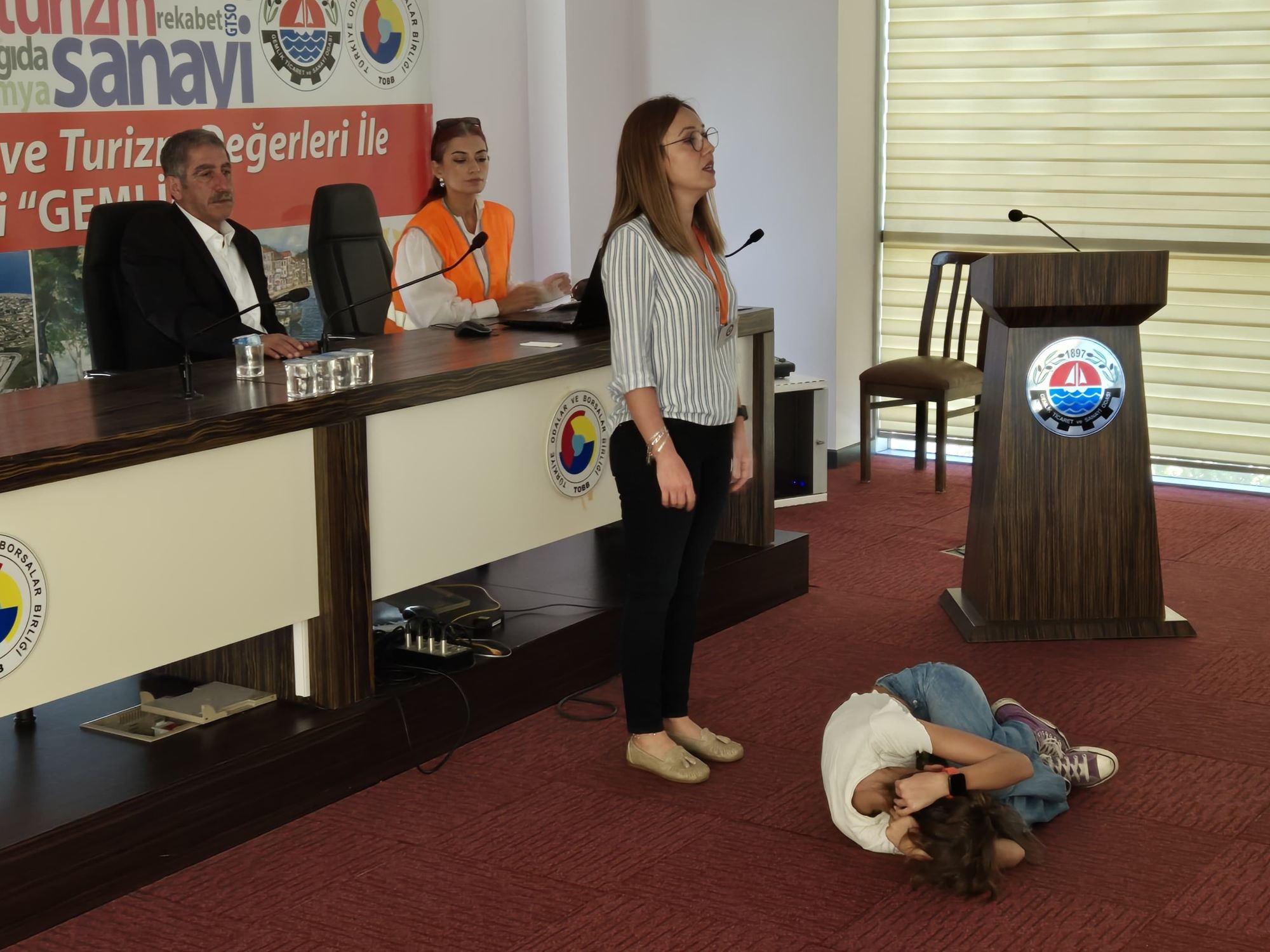 202409060903_gemlik-belediyesi-çalışanları-temel-afet-bilinci-eğitimi-aldı-(5).jpg