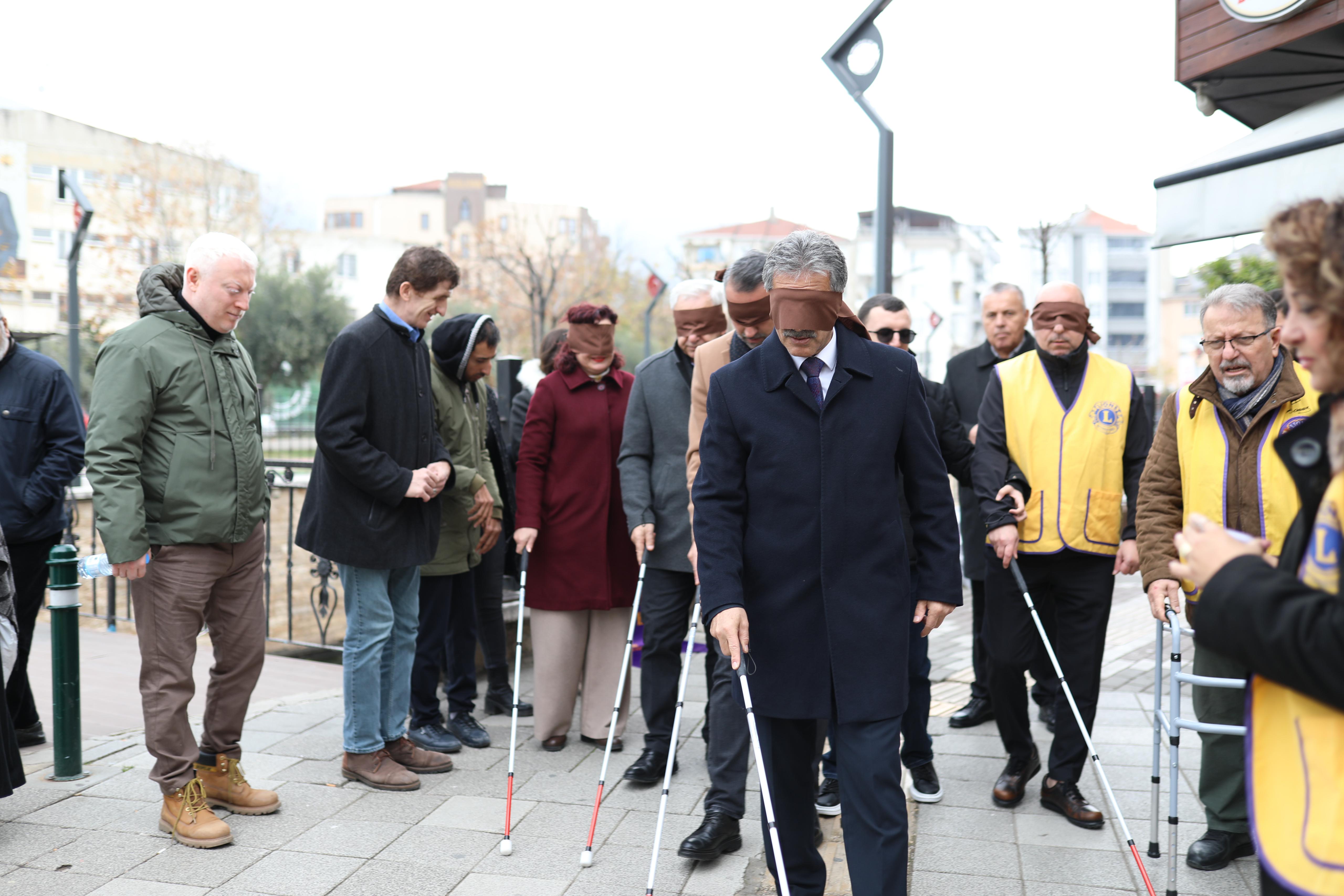 Gemlik’te Görme Engelliler İçin Farkındalık Etkinliği Düzenlendi