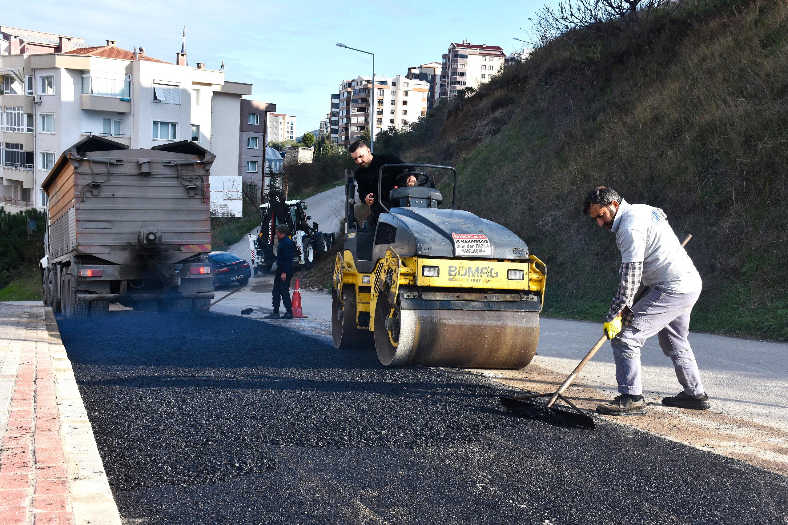 202501031022_gemlik'in-yolları-ve-meydanları-yenileniyor-(3).jpeg