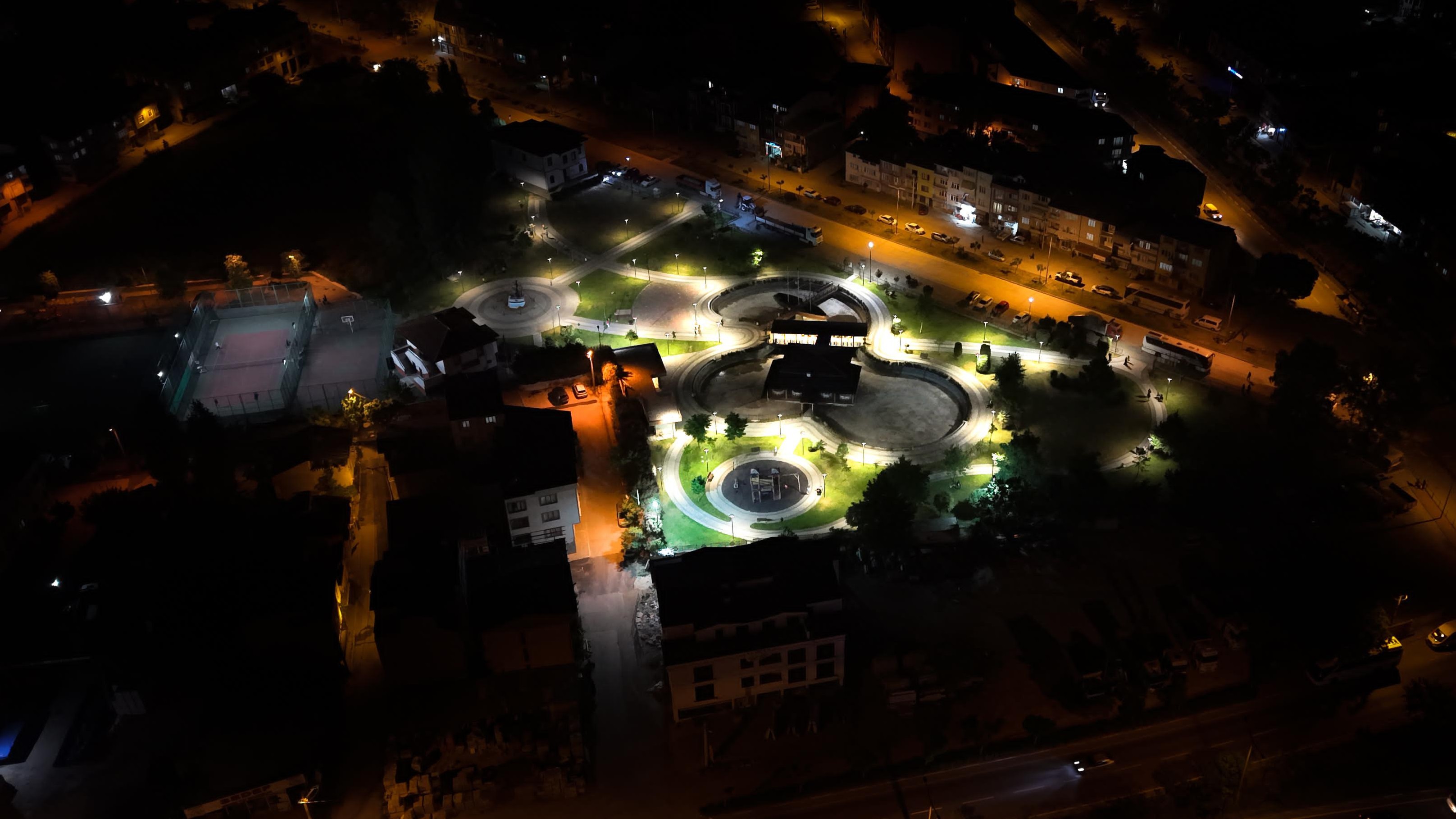 Bölge Parkı artık ışıl ışıl
