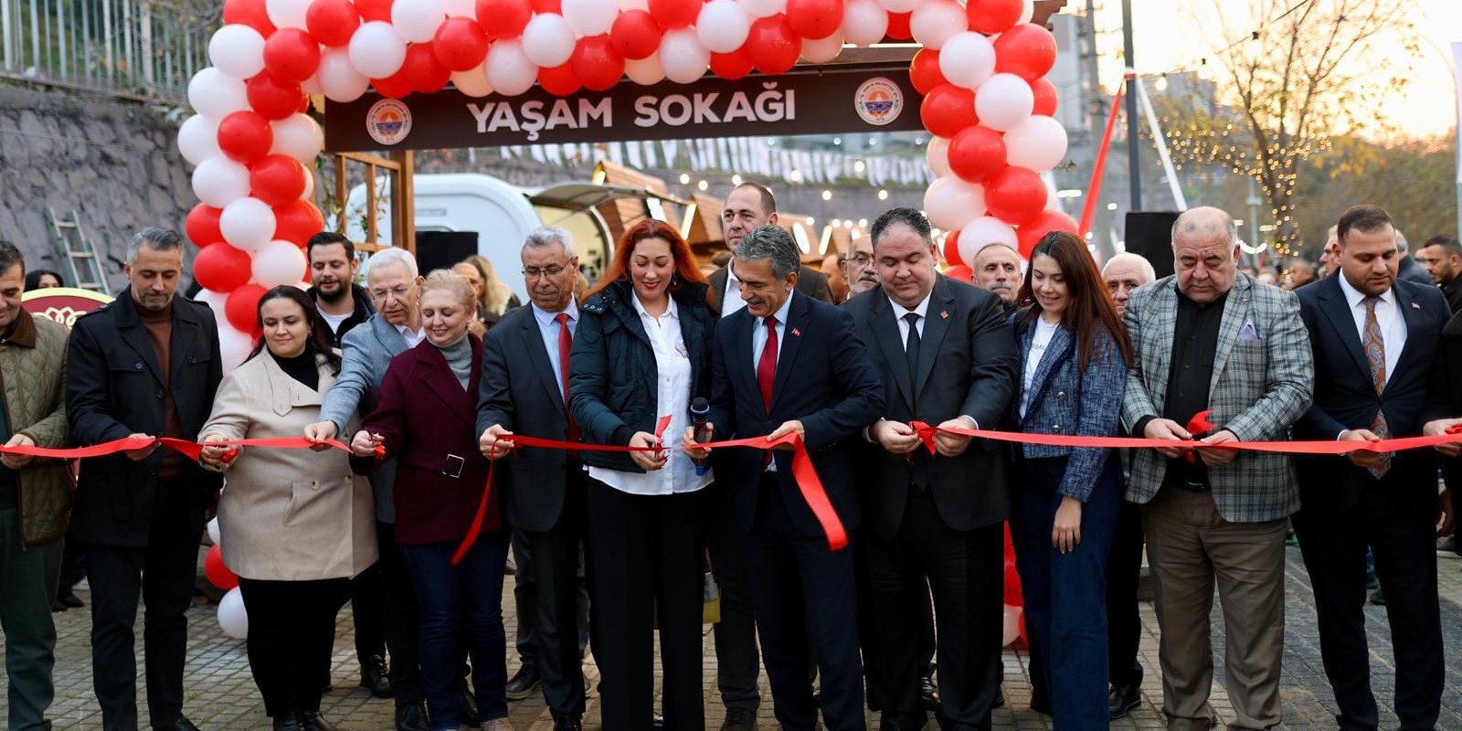 202512131041_gemlik’te-“yaşam-sokağı”-açıldı-(1).jpg