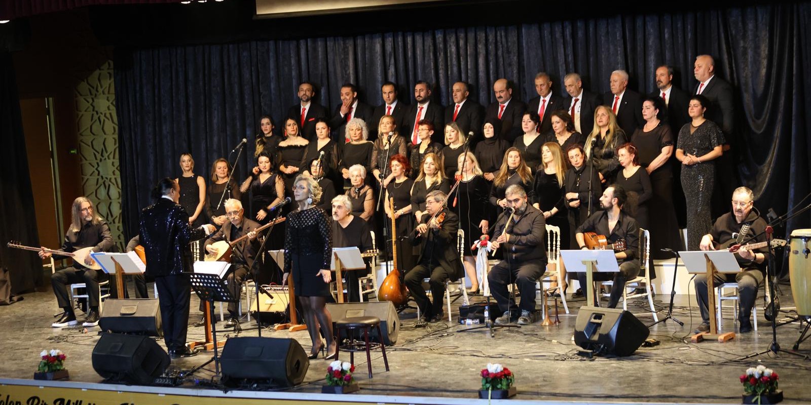 Gemlik’te Türk Halk Müziği Gecesi