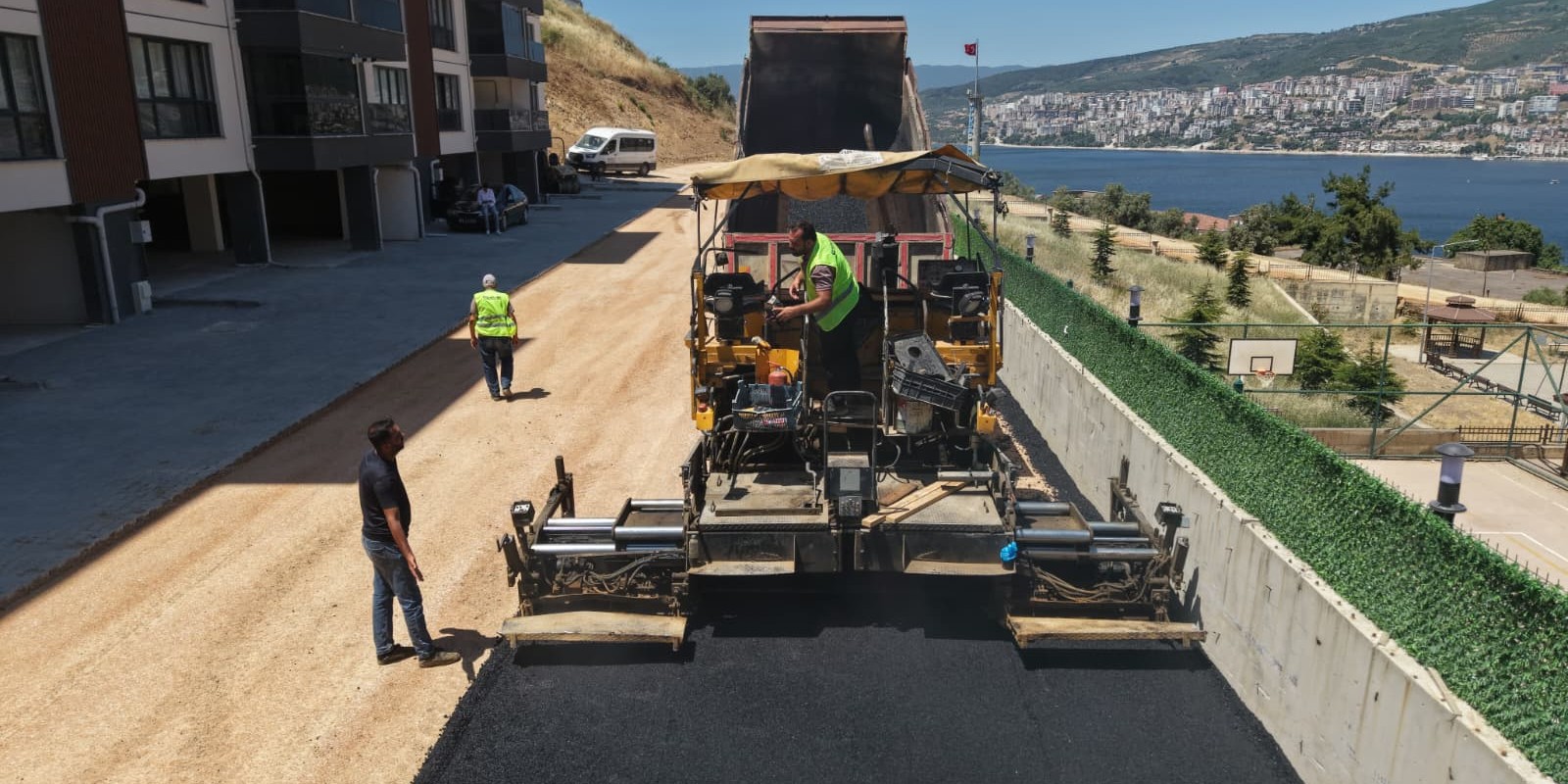 202606240945_gemlik-belediyesi-hisar-mahallesi’nde-asfalt-çalışmalarına-hız-verdi-(8).jpeg
