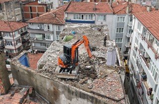 Çürük Binaya Kontrollü Yıkım