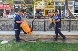 Gemlik’te İzinsiz Afişlere Zabıta Müdahalesi