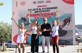 Gemlik’te Zafer Bayramı Su Sporları ve Otokros Heyecanıyla Kutlandı