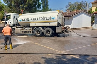 Gemlik'te okul bahçeleri pırıl pırıl