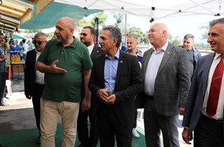 Başkan Deviren Turşu Festivali'nde