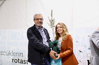Gemlik Kitap Limanı’nda Murat Menteş ve Alper Canıgüz’den Edebiyat Dolu Final