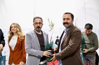 Gemlik Kitap Limanı’nda Murat Menteş ve Alper Canıgüz’den Edebiyat Dolu Final