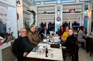 Başkan Şükrü Deviren meclis üyeleriyle iftarda buluştu