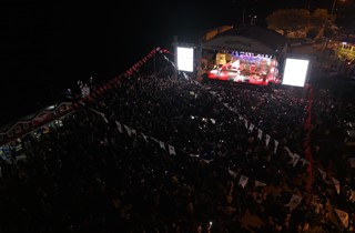32. Uluslararası Gemlik Zeytini Festivali’nde Bahadır Tatlıöz Coşkusu