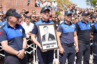 Başkan Deviren, Manisa Büyükşehir Belediye Başkanı Ferdi Zeyrek'in Cenazesine Katıldı