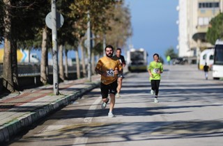 Gemlik'te Cumhuriyet'in 102. Yılına Yakışan Cumhuriyet Koşusu