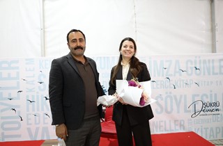 Gemlik’te “Sözcüklerin Rotası” Etkinliğinde Şermin Yaşar Okurlarıyla Buluştu