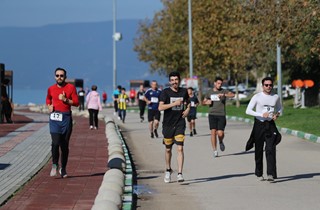 Gemlik'te Cumhuriyet'in 102. Yılına Yakışan Cumhuriyet Koşusu