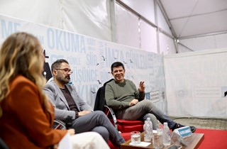 Gemlik Kitap Limanı’nda Murat Menteş ve Alper Canıgüz’den Edebiyat Dolu Final
