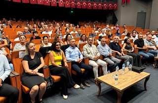 Gemlikli sanatçılardan barış türküleri