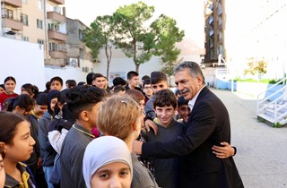 Gemlikspor Forma Dağıtımı Okullarda Sürüyor