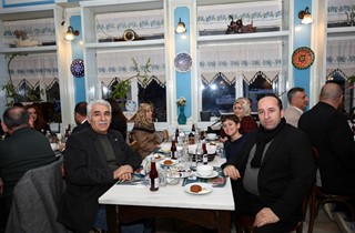 Başkan Şükrü Deviren meclis üyeleriyle iftarda buluştu