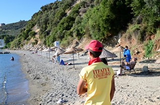 Gemlikliler Yeni Sahil Yolunda Denizin Keyfini Çıkarıyor