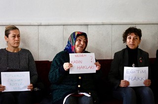 Kadınlar İçin Dayanışma Güçleniyor