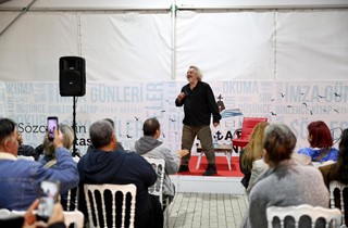 Gemlik Kitap Limanı’nda Müfit Can Saçıntı’dan Kahkaha Dolu Bir Akşam