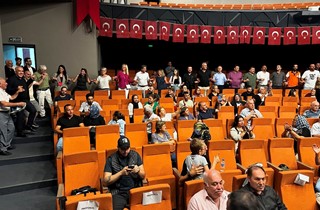 Gemlikli sanatçılardan barış türküleri