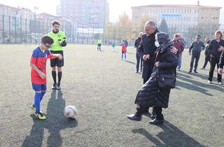 Özgür Aksoy, futbol turnuvası ile anıldı