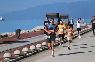 Gemlik'te Cumhuriyet'in 102. Yılına Yakışan Cumhuriyet Koşusu