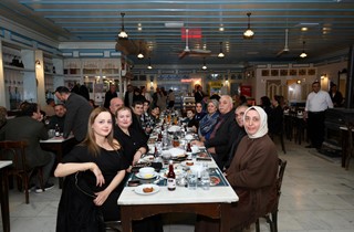 Başkan Şükrü Deviren meclis üyeleriyle iftarda buluştu