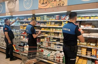 Raf ve Kasada Fiyat Farkı Zabıta Denetimine Takıldı
