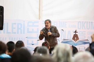 Ahmet Ümit, Gemlik Kitap Limanı’nda Okurlarıyla Buluştu