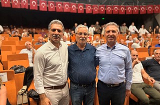 Gemlikli sanatçılardan barış türküleri