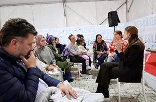 Gemlik’te “Sözcüklerin Rotası” Etkinliğinde Şermin Yaşar Okurlarıyla Buluştu