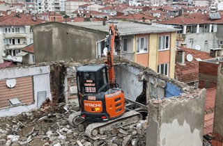 Çürük Binaya Kontrollü Yıkım