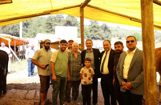 Başkan Deviren Kurban Pazarı'nı Ziyaret Etti