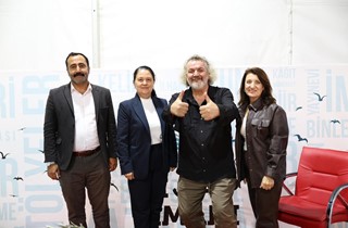 Gemlik Kitap Limanı’nda Müfit Can Saçıntı’dan Kahkaha Dolu Bir Akşam