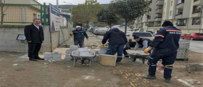 GÜVENLİ VE RAHAT YÜRÜYÜŞ İÇİN KALDIRIMLAR YENİLENİYOR