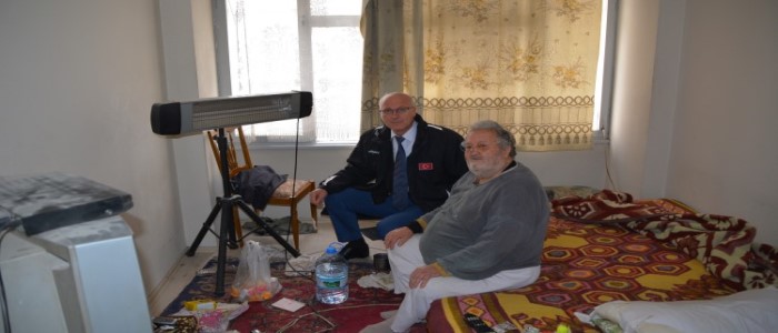 GEMLİK BELEDİYESİNDEN KİMSESİZ VATANDAŞA YARDIM ELİ